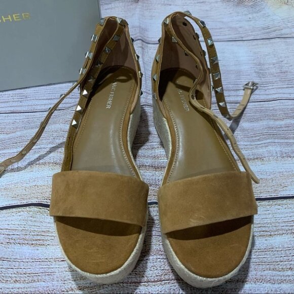 Marc Fisher Light Brown Suede Mf Jazlyn Platforms - Picture 4 of 12